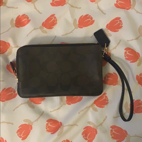 BRAND NEW COACH WRISTLET - Picture 2 of 2